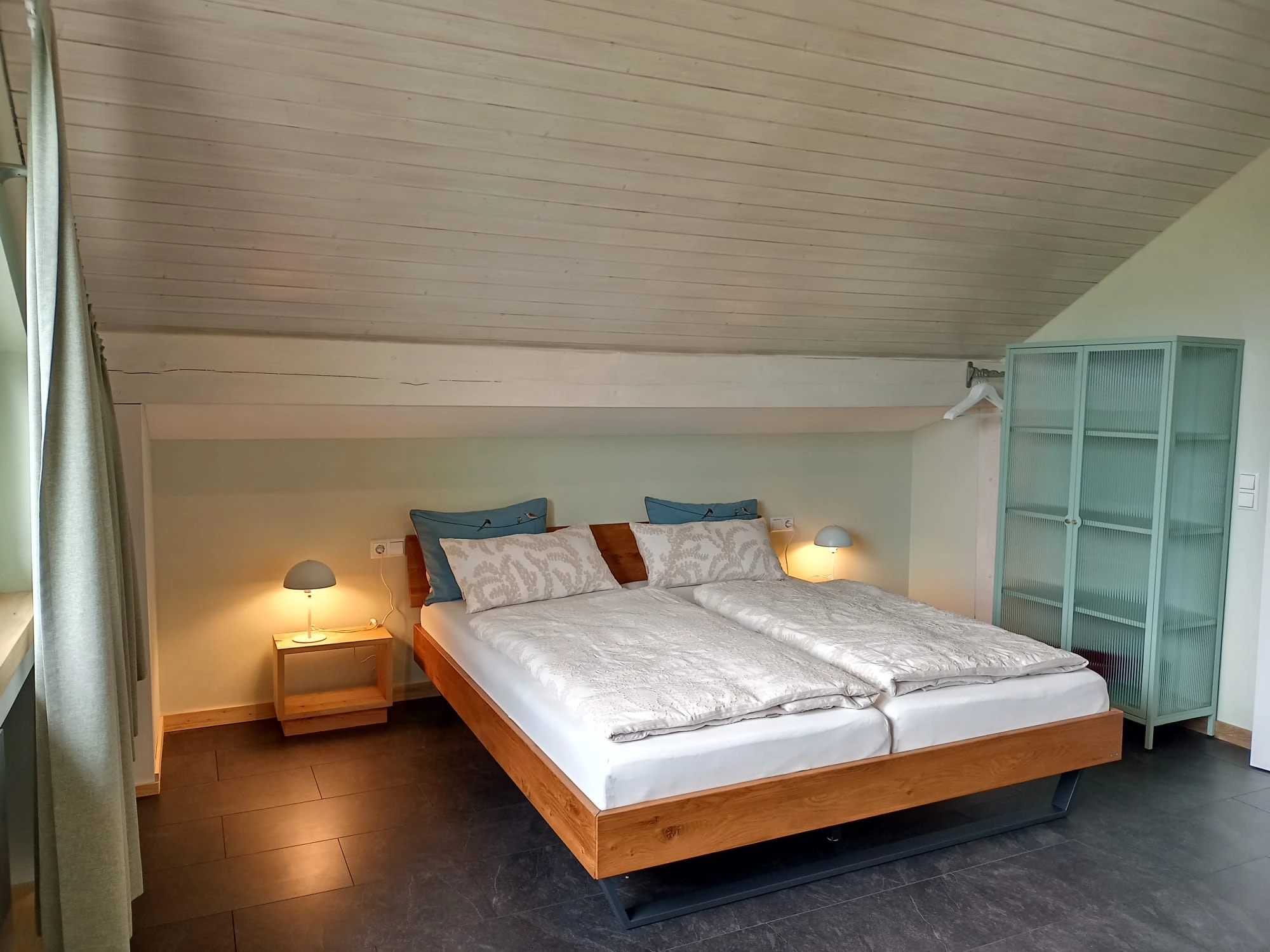 Hintergrund der ALBfirst Ferienwohnung