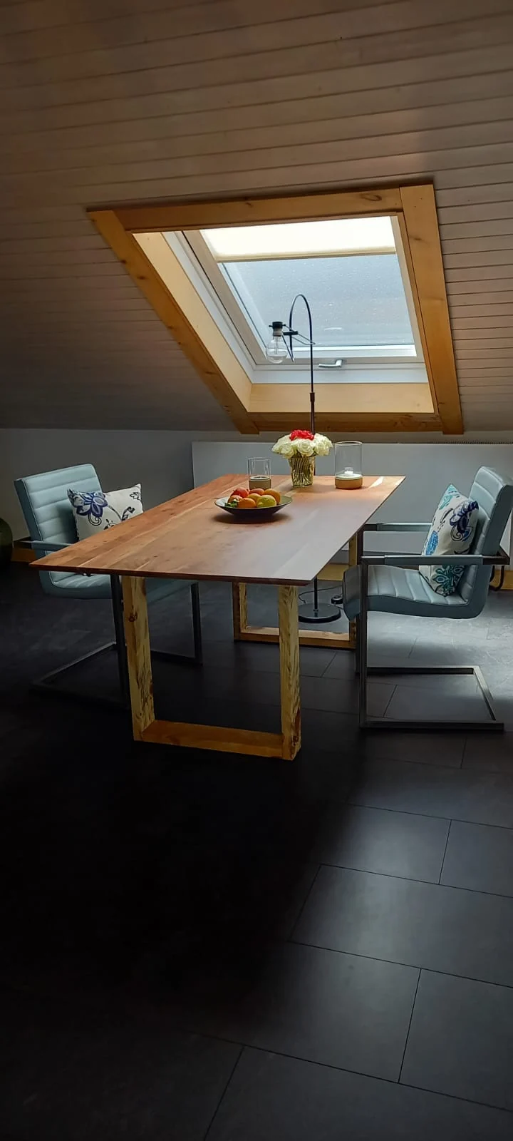 Gemütlicher Essbereich der ALBfirst Ferienwohnung